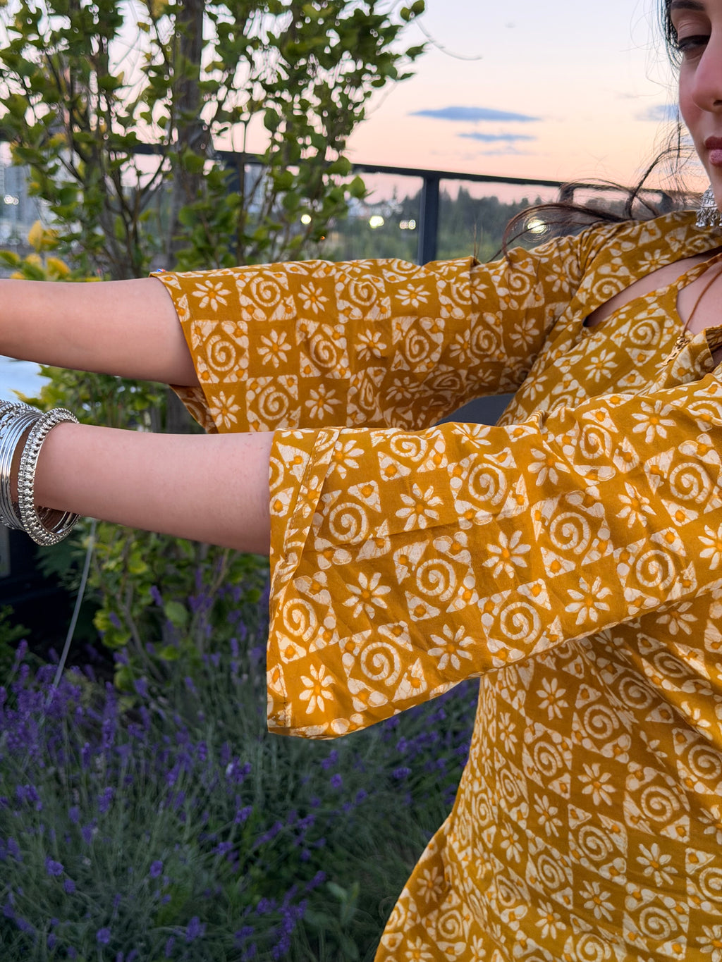 Madhubala Kurti